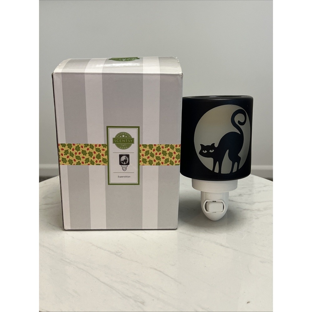 Scentsy Black Cat Wax Melt Warmer Night Light Retired Superstition Halloween